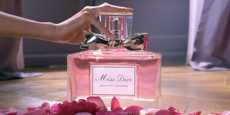 عطر زنانه میس دیور ابسولوتلی بلومینگ | Miss Dior Absolutely Blooming